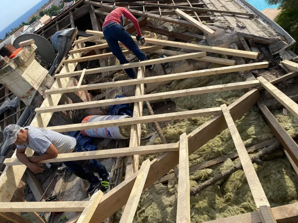 Charpentier professionnel — couvreur La Gaude
