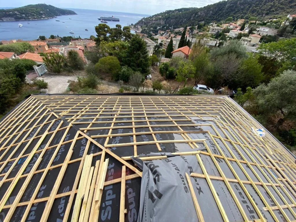 Rénovation de toiture vue mer — couvreur La Gaude