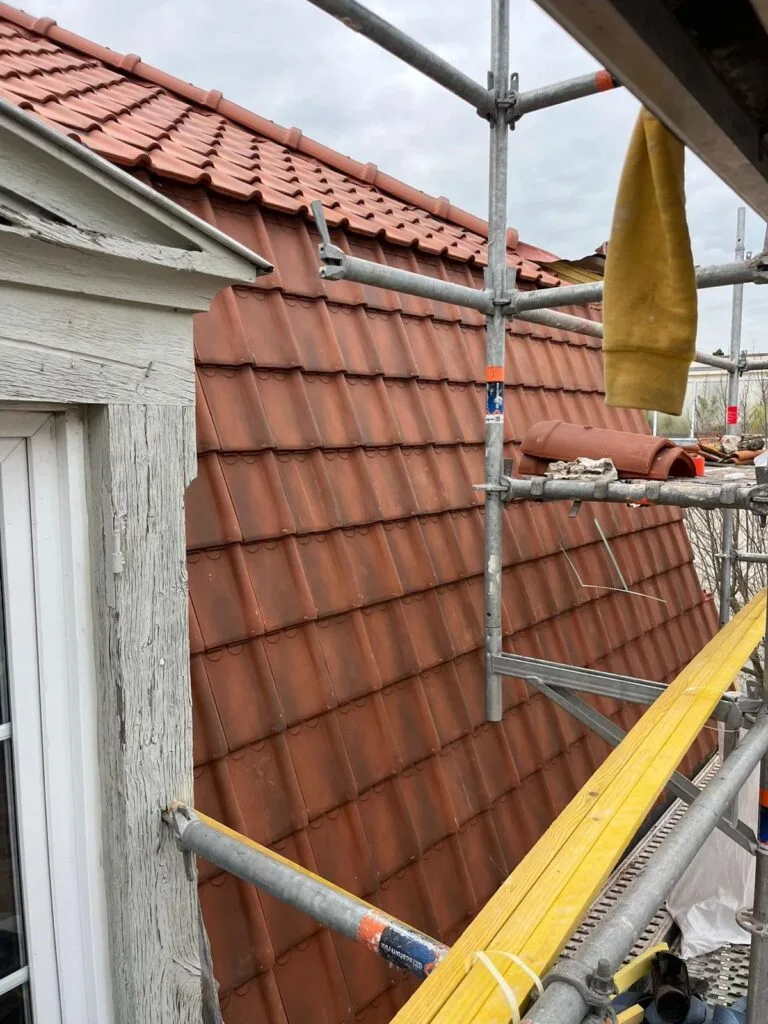Lucarne rénovée — couvreur La Gaude