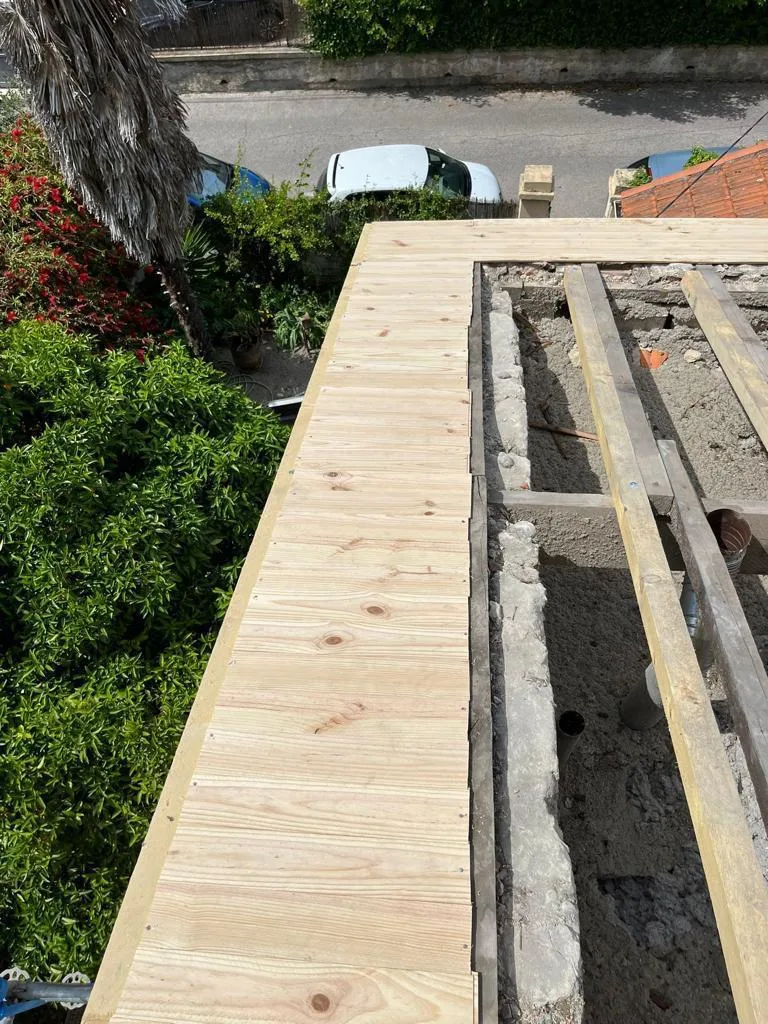 Chantier de rénovation — couvreur La Gaude